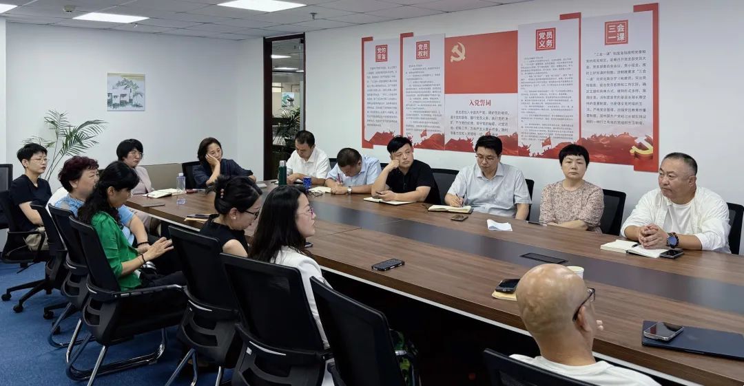 e1561d9eb3f3fdbbab6f3c9c2e318332